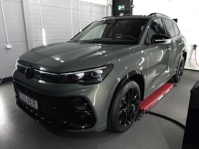 Volkswagen Tiguan w studio Silver Detailing – zabezpieczenie lakieru folią ochronną PPF